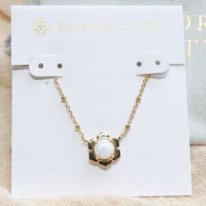 Kendra Scott Susie Necklace. Gold Bright White Kyocera Opal